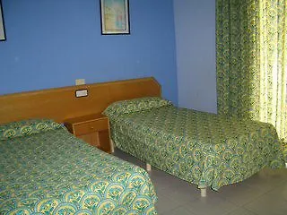 塔希提旅馆 2* 萨洛